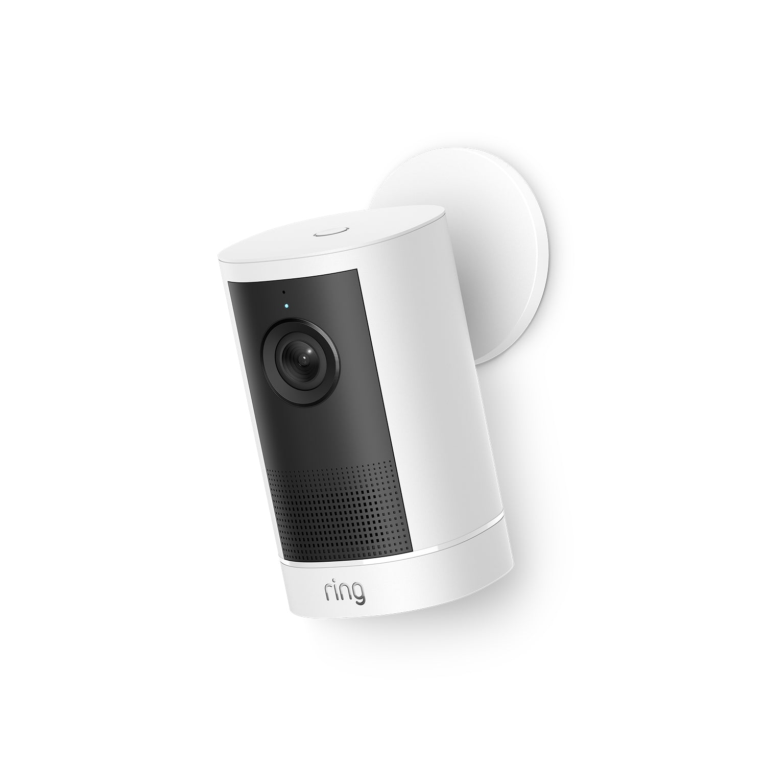 Ring Outdoor Camera 4K Plus Battery blanca en soporte circular de pared sobre fondo blanco, inclinada hacia abajo